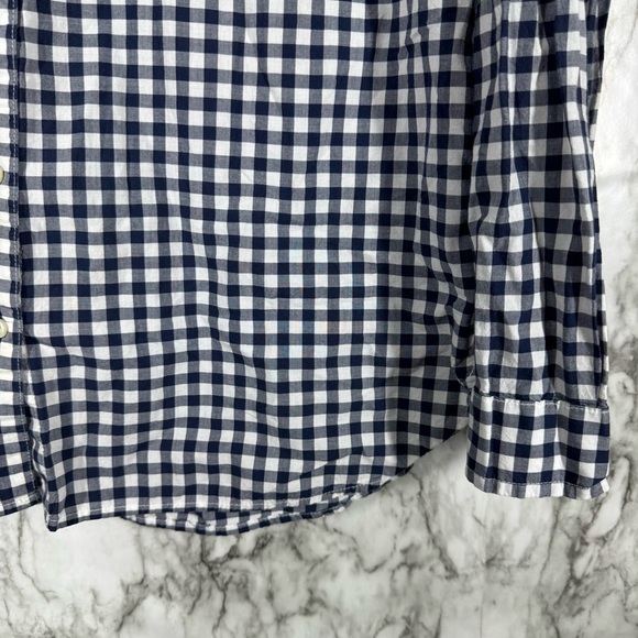 Old Navy Womens The Classic Shirt M Navy Plaid Long Sleeve Button Up - Picture 4 of 5